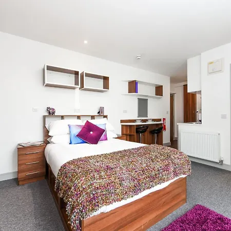 Elegant Accommodations In Durham For Students Only Exterior photo
